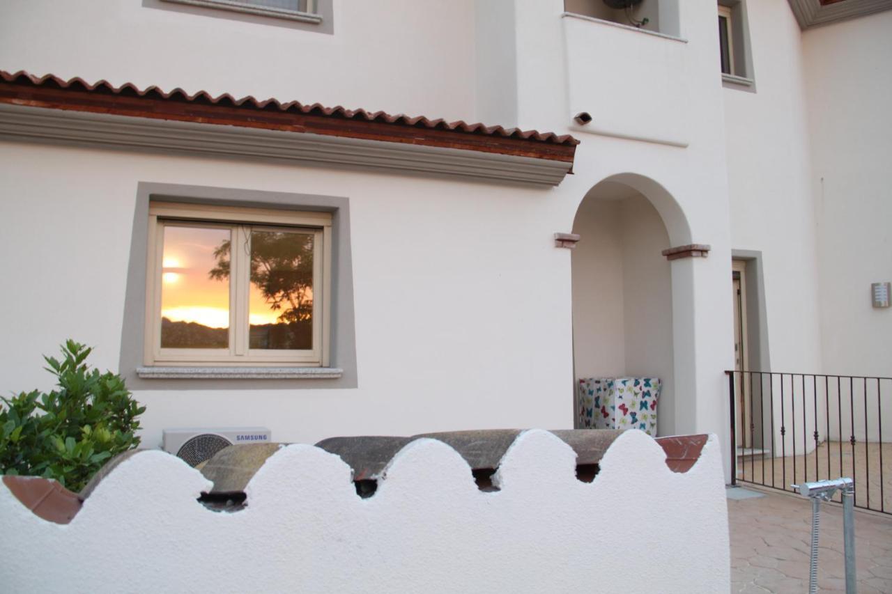 Mediterranean Sea Shell Pool House Budoni Exteriör bild